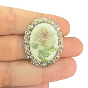 Vintage Jewelry Rose Cameo Brooch Rose pin Victorian Jewelry
